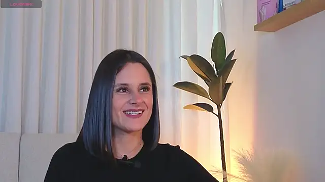 Snapshot of Alice_milf_ chatting on 07-03-26, 01:17 Alice milf online show from 07-03-26, 01:17