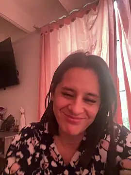 Snapshot of Alice_milf_ chatting on 07-10-26, 03:25 Alice milf online show from 07-10-26, 03:25