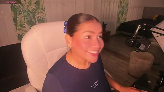 loly marce online show from 04-12-26, 07:41