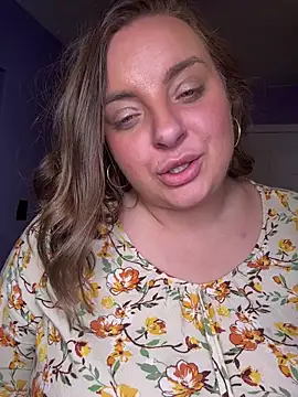 lairarose online show from 10-30-25, 01:40