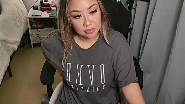 SpikedBella online show from 03-19-25, 11:57