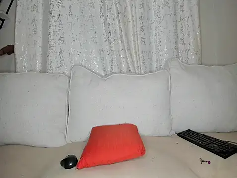 Snapshot of Mamii_water chatting on 02-17-26, 05:59 Mamii water online show from 02-17-26, 05:59