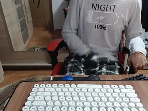 uncutguy01 online show from 10-16-25, 04:35