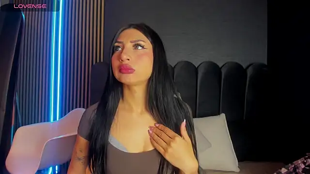 Nicolette ks  online show from 11-21-25, 04:22