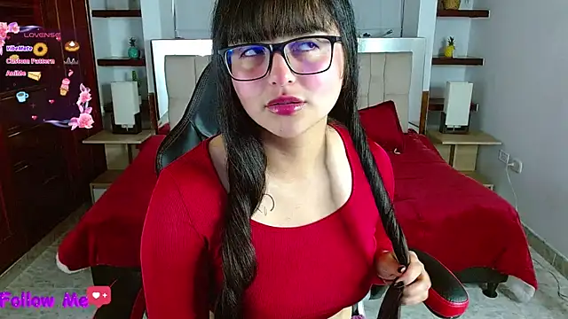 scarlleth  online show from 03-17-25, 12:14