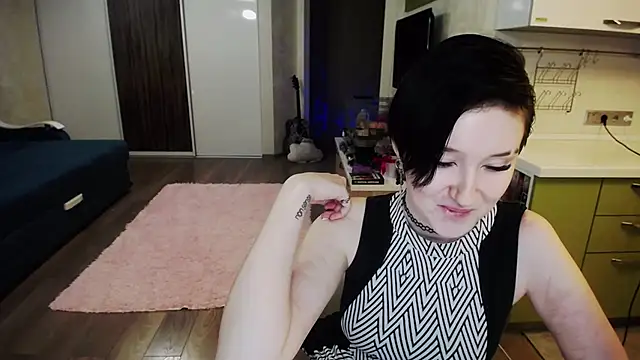 Snapshot of Kira_Bakker chatting on 02-01-25, 12:40 Kira Bakker online show from 02-01-25, 12:40