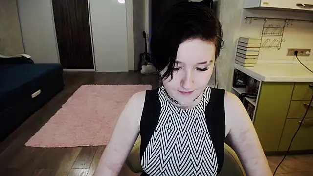 Snapshot of Kira_Bakker chatting on 02-01-25, 03:41 Kira Bakker online show from 02-01-25, 03:41