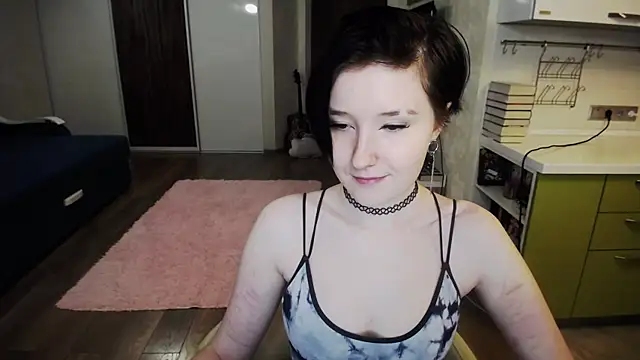 Snapshot of Kira_Bakker chatting on 02-05-25, 11:17 Kira Bakker online show from 02-05-25, 11:17