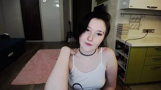 Snapshot of Kira_Bakker chatting on 02-08-25, 09:36 Kira Bakker online show from 02-08-25, 09:36