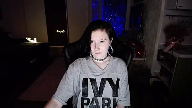 Snapshot of Kira_Bakker chatting on 03-06-25, 10:15 Kira Bakker online show from 03-06-25, 10:15