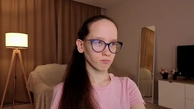 Snapshot of BettyBrowni chatting on 04-19-26, 04:06 BettyBrowni online show from 04-19-26, 04:06