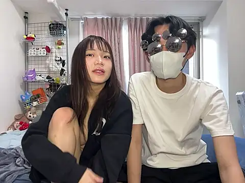 Snapshot of Riri__oo chatting on 12-22-24, 04:39 Riri oo online show from 12-22-24, 04:39