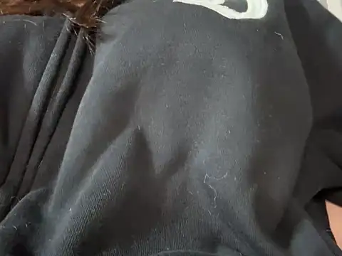 Snapshot of Riri__oo chatting on 01-25-25, 06:55 Riri oo online show from 01-25-25, 06:55