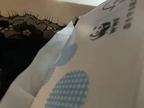 Snapshot of Riri__oo chatting on 03-04-25, 03:04 Riri oo online show from 03-04-25, 03:04