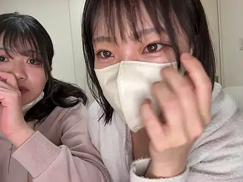 Snapshot of Riri__oo chatting on 03-19-25, 03:20 Riri oo online show from 03-19-25, 03:20