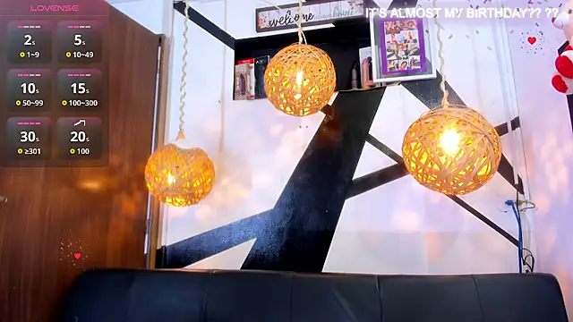 victoria aleia  online show from 10-30-25, 09:59