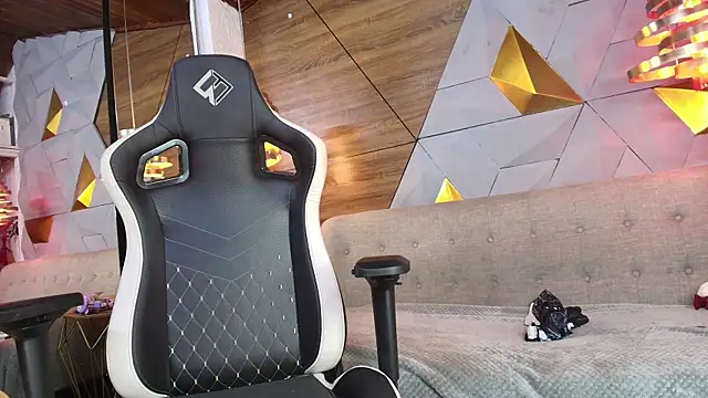 sarah banks1 online show from 02-24-25, 07:09