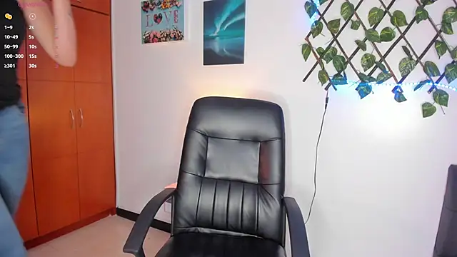 Snapshot of im_sol_ chatting on 01-30-25, 03:55 im sol online show from 01-30-25, 03:55