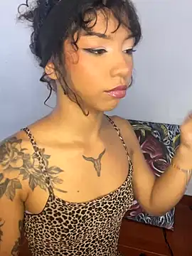 abby dove17 online show from 11-18-25, 09:52