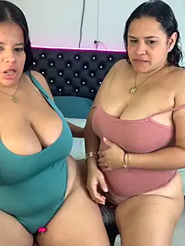 twocurvylatins online show from 03-10-26, 12:43