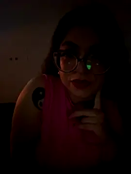 Snapshot of Lucrecia_33 chatting on 12-18-25, 09:48 Lucrecia 33 online show from 12-18-25, 09:48