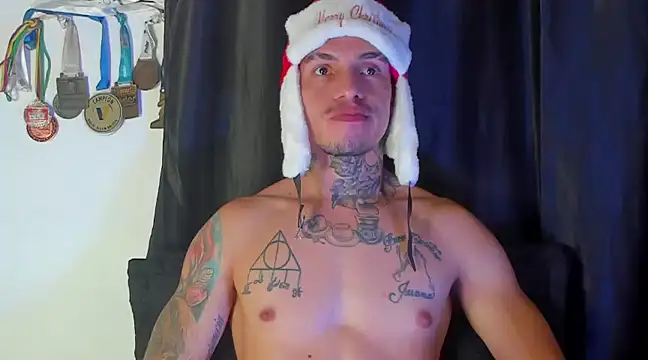 Snapshot of zyongracia chatting on 12-11-24, 11:32 zyongracia online show from 12-11-24, 11:32