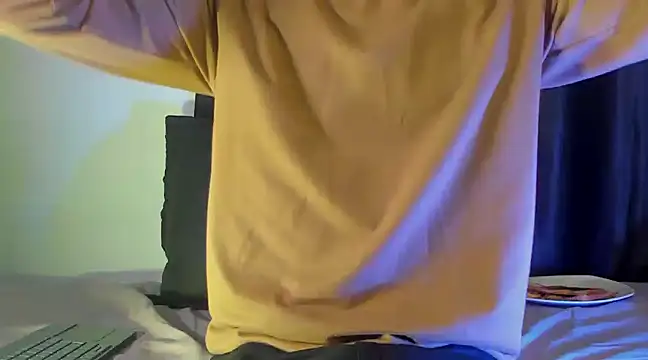 Snapshot of zyongracia chatting on 12-16-24, 02:25 zyongracia online show from 12-16-24, 02:25