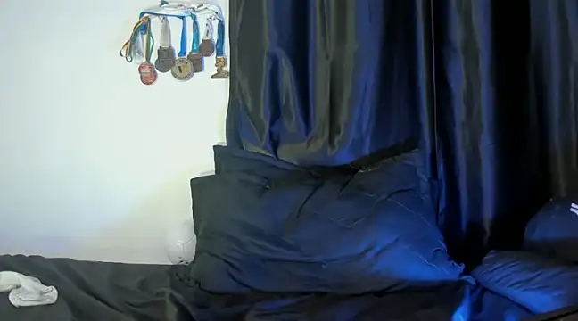 Snapshot of zyongracia chatting on 12-18-24, 04:09 zyongracia online show from 12-18-24, 04:09