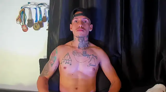 Snapshot of zyongracia chatting on 12-21-24, 07:03 zyongracia online show from 12-21-24, 07:03