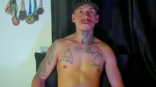 Snapshot of zyongracia chatting on 12-30-24, 10:55 zyongracia online show from 12-30-24, 10:55