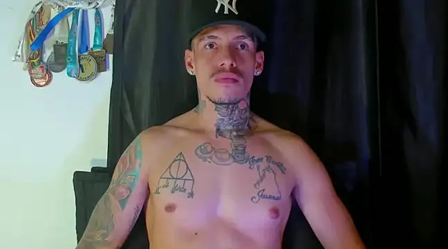 Snapshot of zyongracia chatting on 01-07-25, 12:24 zyongracia online show from 01-07-25, 12:24