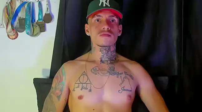 Snapshot of zyongracia chatting on 01-14-25, 11:05 zyongracia online show from 01-14-25, 11:05