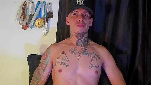 Snapshot of zyongracia chatting on 02-23-25, 11:22 zyongracia online show from 02-23-25, 11:22