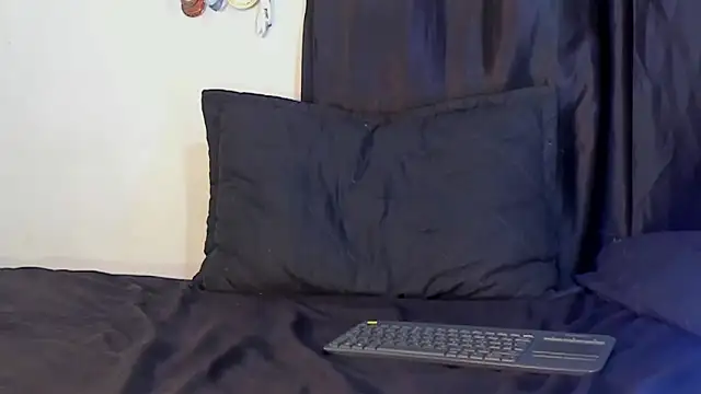 Snapshot of zyongracia chatting on 02-23-25, 02:25 zyongracia online show from 02-23-25, 02:25