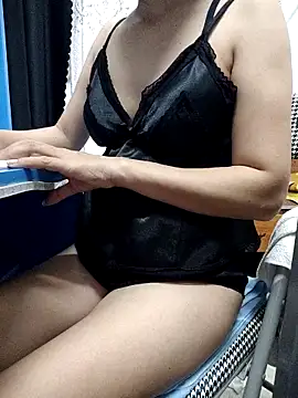 Haralushiaaa online show from 10-21-25, 05:13