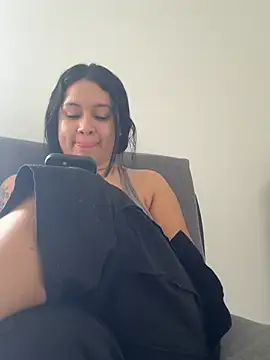 Pretty Isadora online show from 03-01-26, 08:00