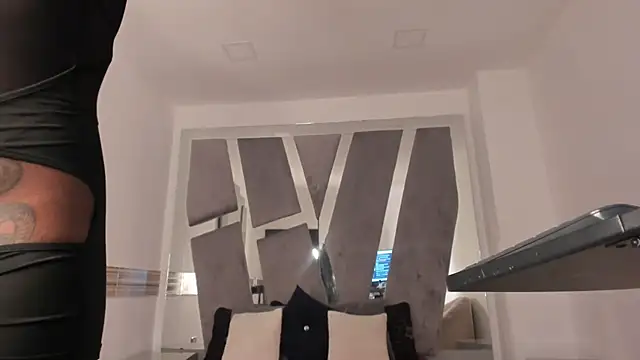 Vero Lodge online show from 01-13-26, 02:00