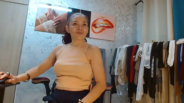 Samantabrown  online show from 04-10-26, 11:15