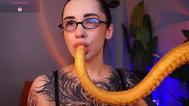 EvaCanton online show from 03-14-26, 02:06