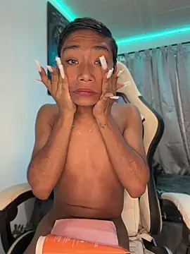 Snapshot of alejo_cute chatting on 06-11-26, 01:31 alejo cute online show from 06-11-26, 01:31