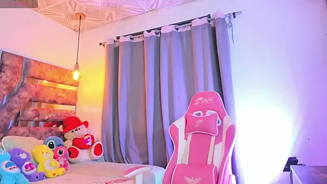 Snapshot of Mia_coxx1 chatting on 01-26-25, 04:09 Mia coxx1 online show from 01-26-25, 04:09