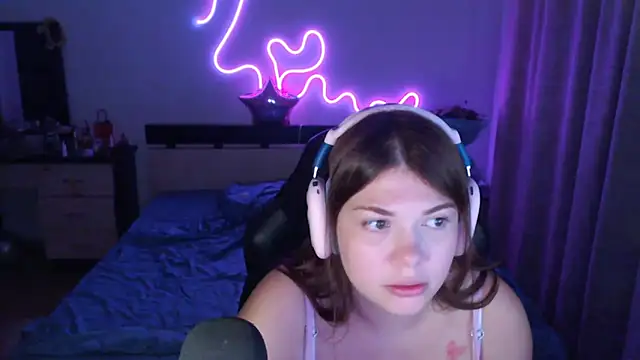 Snapshot of helengilmor chatting on 09-16-25, 03:46 helengilmor online show from 09-16-25, 03:46