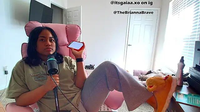 BriannaBrave online show from 02-13-26, 07:54