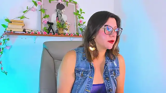 Chanelll Taylorr  online show from 03-08-26, 10:30