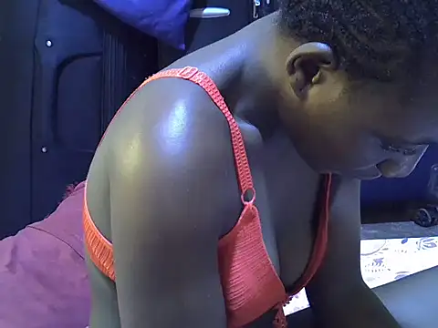 Adaline-Paris online show from 10-25-25, 07:27