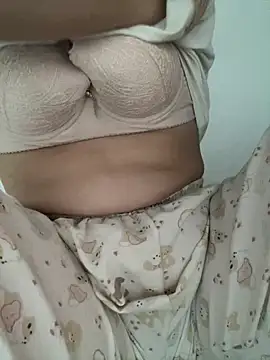 Snapshot of Milk_Mom99 chatting on 02-28-26, 07:09 Milk Mom99 online show from 02-28-26, 07:09