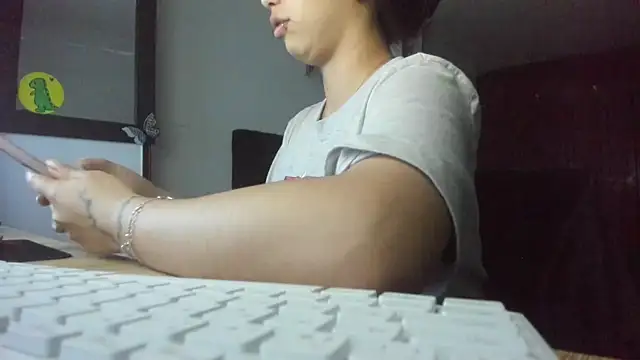 Fiore Sanz  online show from 12-23-24, 11:17