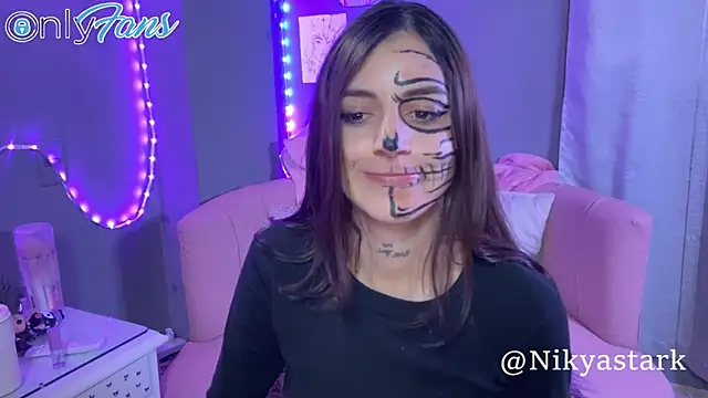 Snapshot of nikyastark chatting on 10-22-25, 05:30 nikyastark online show from 10-22-25, 05:30