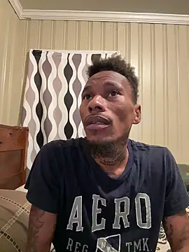 Snapshot of KingDerRico chatting on 05-25-26, 01:11 KingDerRico online show from 05-25-26, 01:11