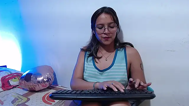 Zoe--khalL online show from 01-15-26, 06:18